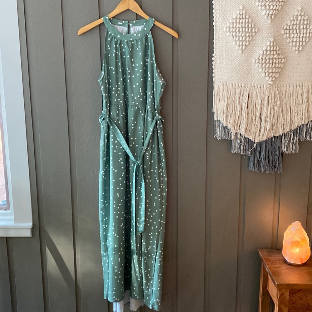 Green polka dot flowy dress NWOT
